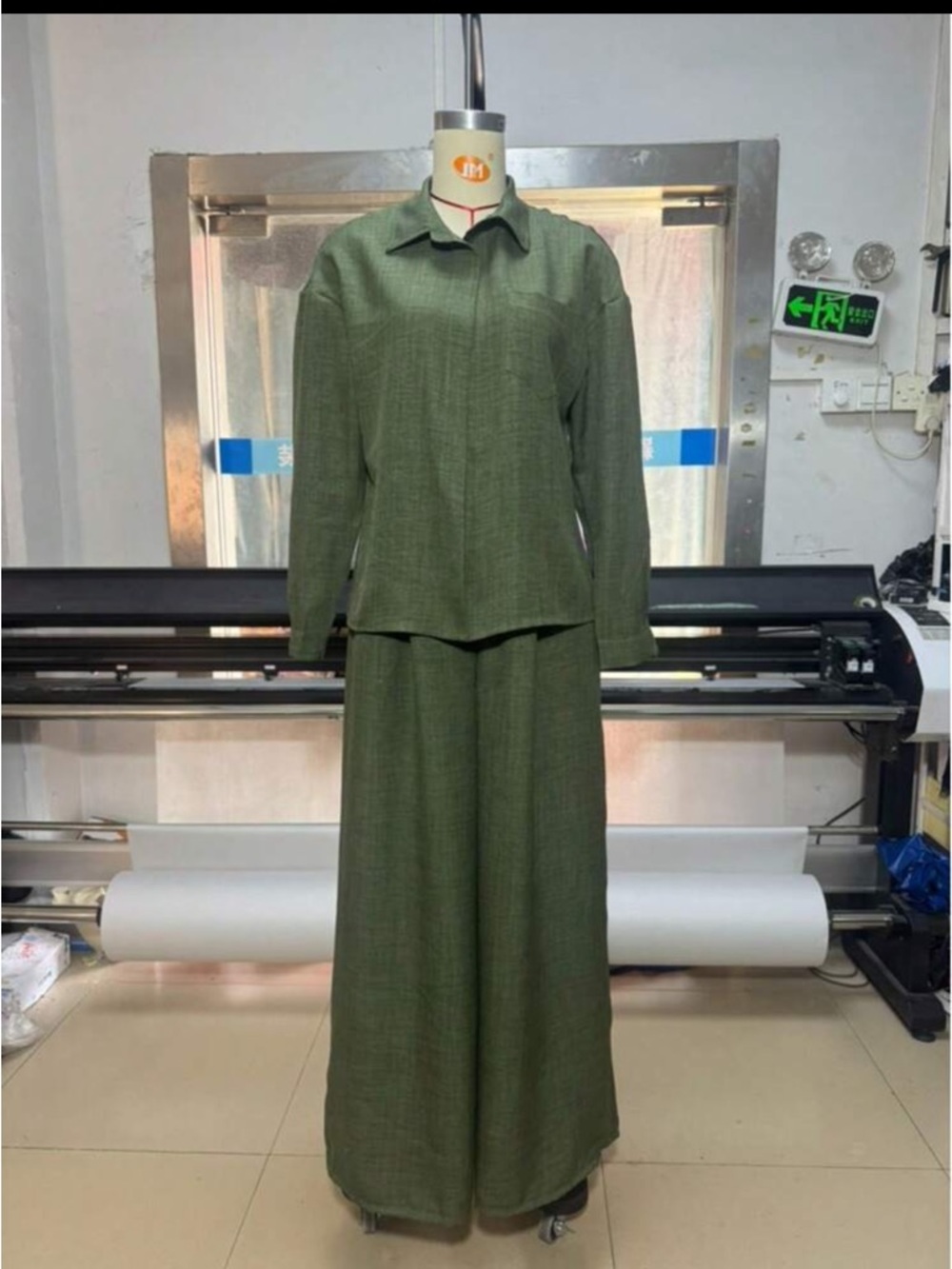 High-Waist Olive Green Wide-Leg Pants and shirt - Picture 5 of 6